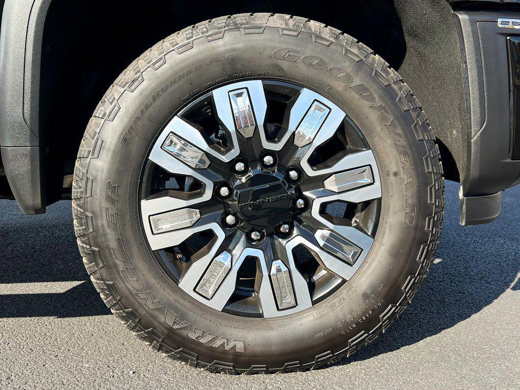 used 2025 GMC Sierra 2500 car, priced at $71,900