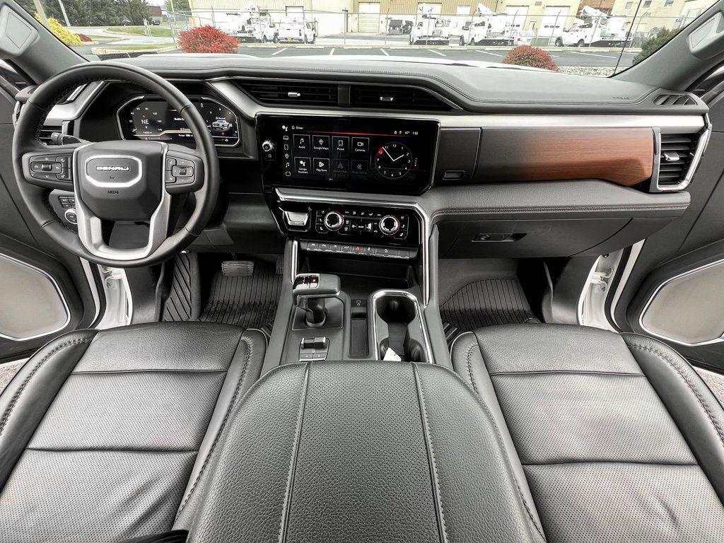 used 2025 GMC Sierra 1500 car, priced at $59,900