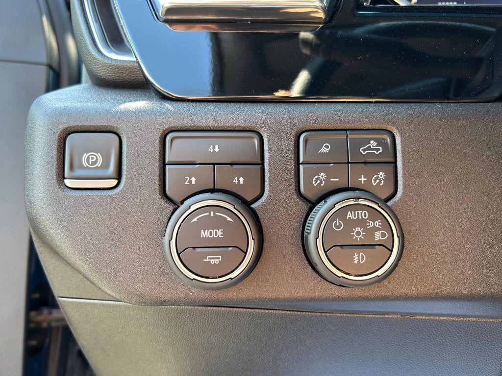 used 2025 Chevrolet Silverado 2500 car, priced at $62,000