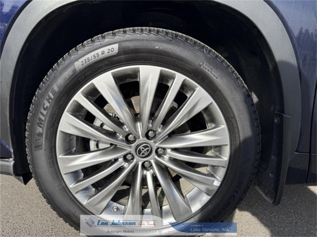 used 2022 Toyota Highlander car, priced at $34,585