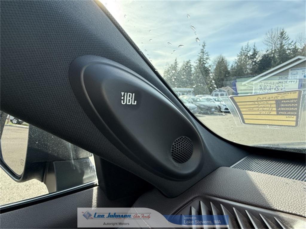 used 2022 Toyota Highlander car, priced at $34,585