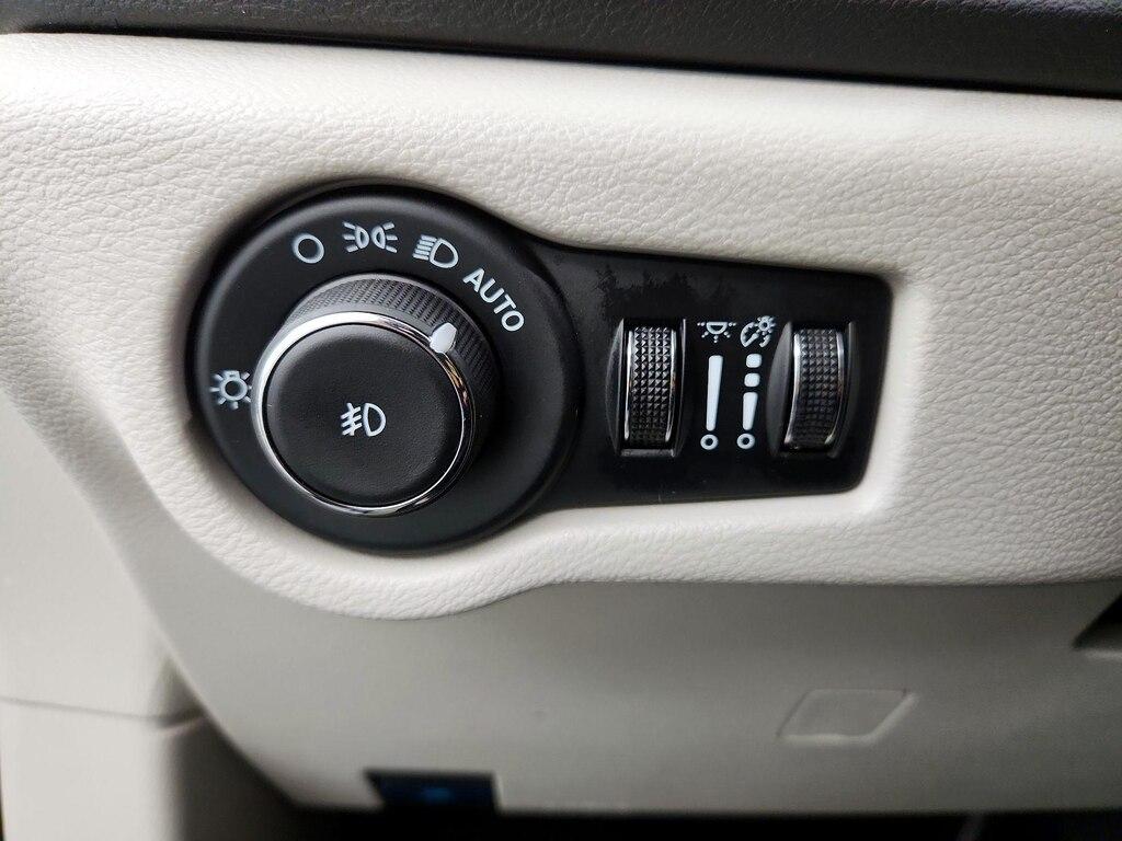 used 2024 Chrysler Pacifica car, priced at $26,998