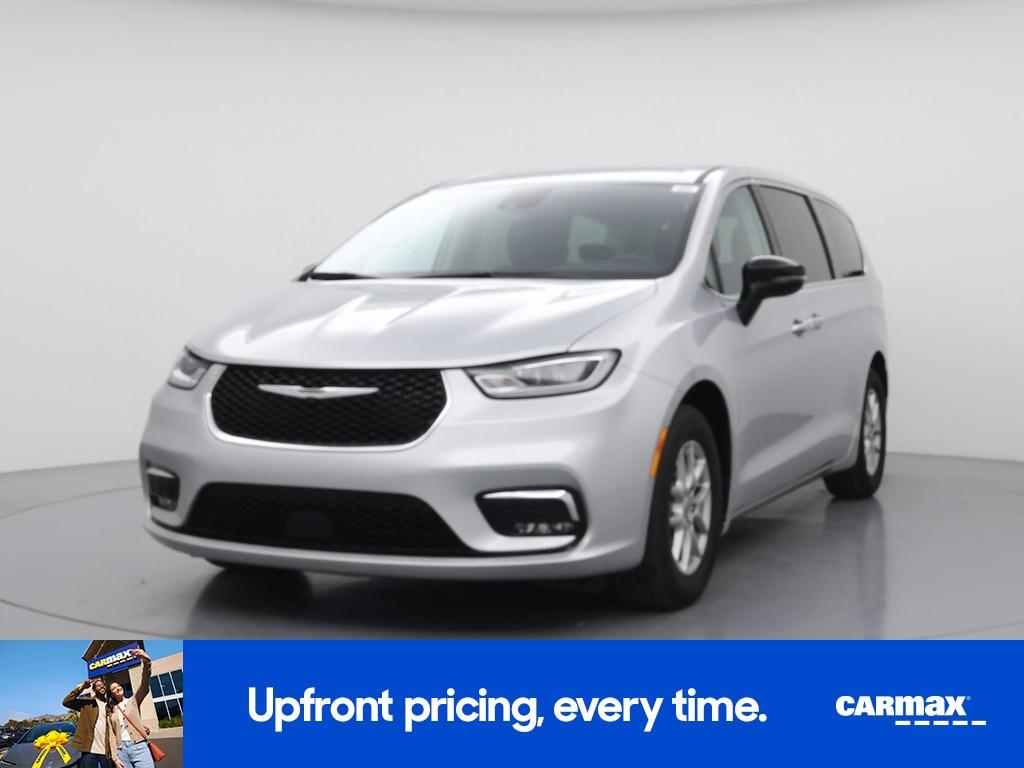 used 2024 Chrysler Pacifica car, priced at $26,998