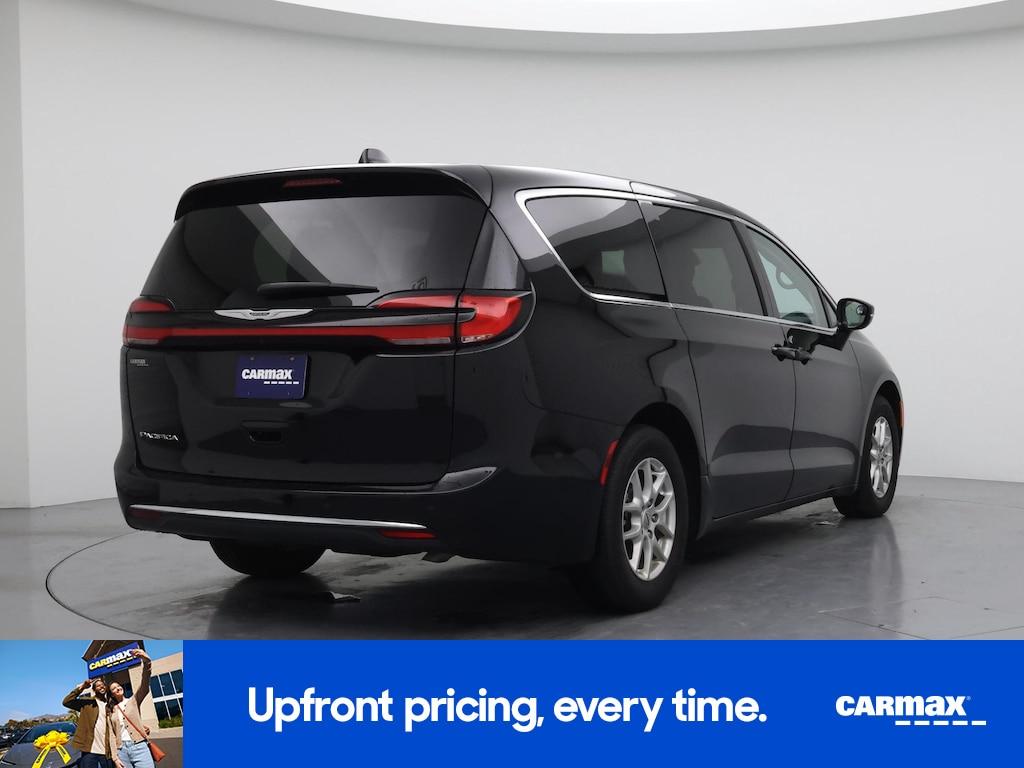 used 2024 Chrysler Pacifica car, priced at $28,998