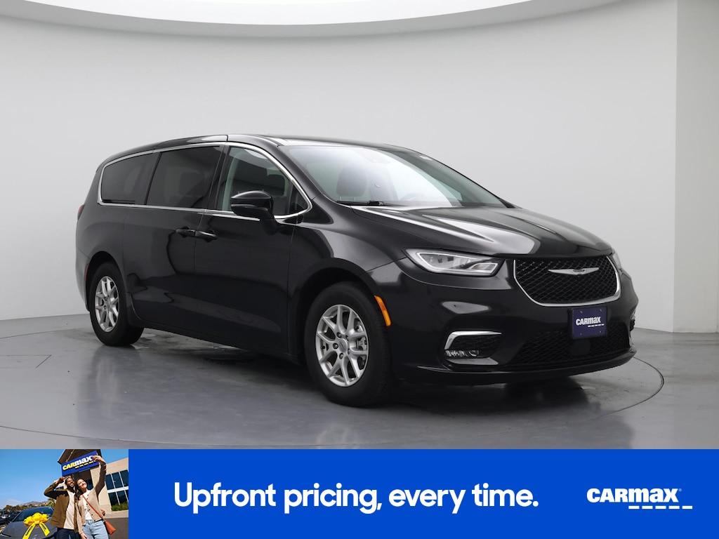 used 2024 Chrysler Pacifica car, priced at $28,998