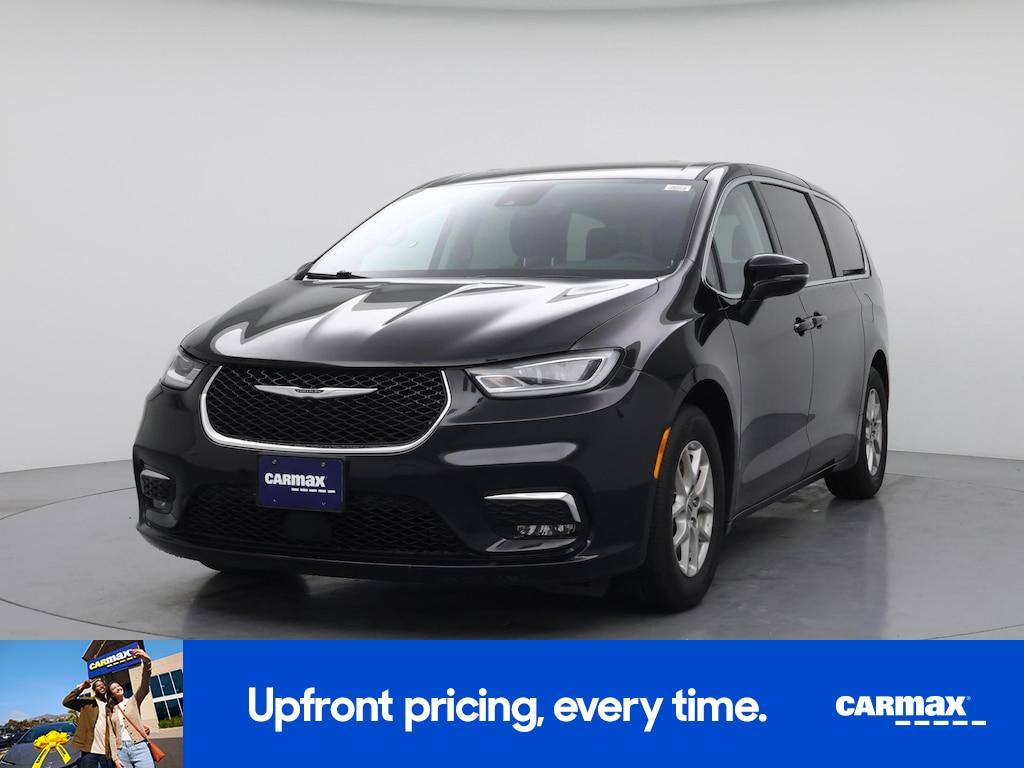 used 2024 Chrysler Pacifica car, priced at $28,998