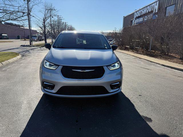 used 2024 Chrysler Pacifica car, priced at $28,495