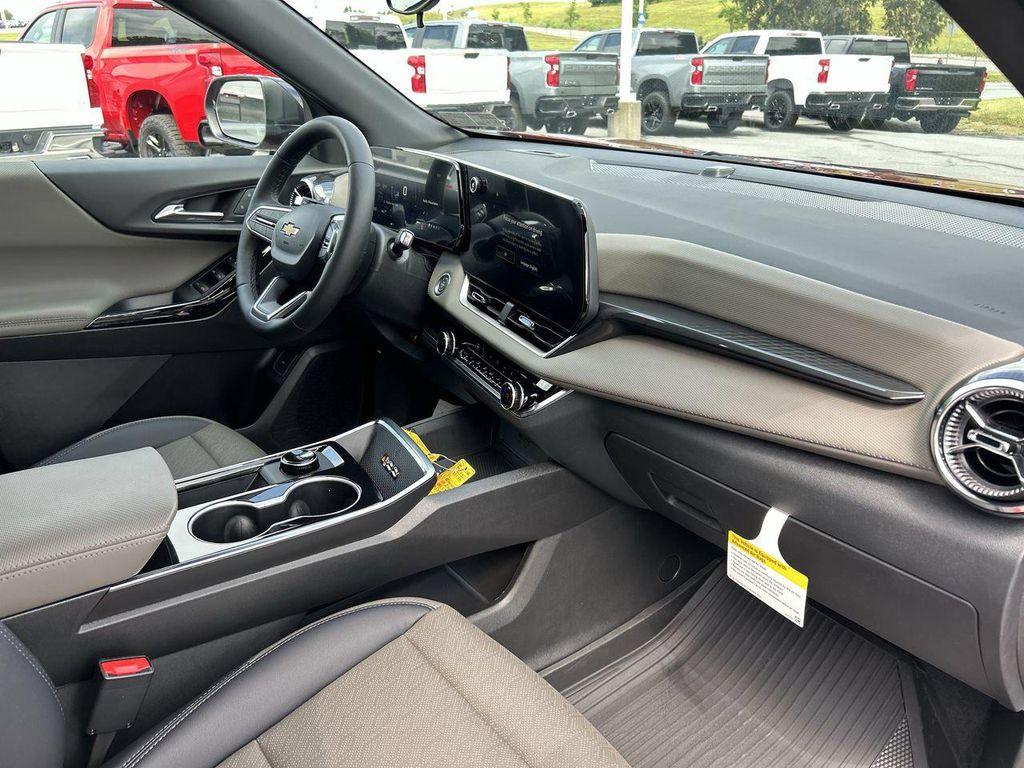 new 2026 Chevrolet Equinox car, priced at $35,478