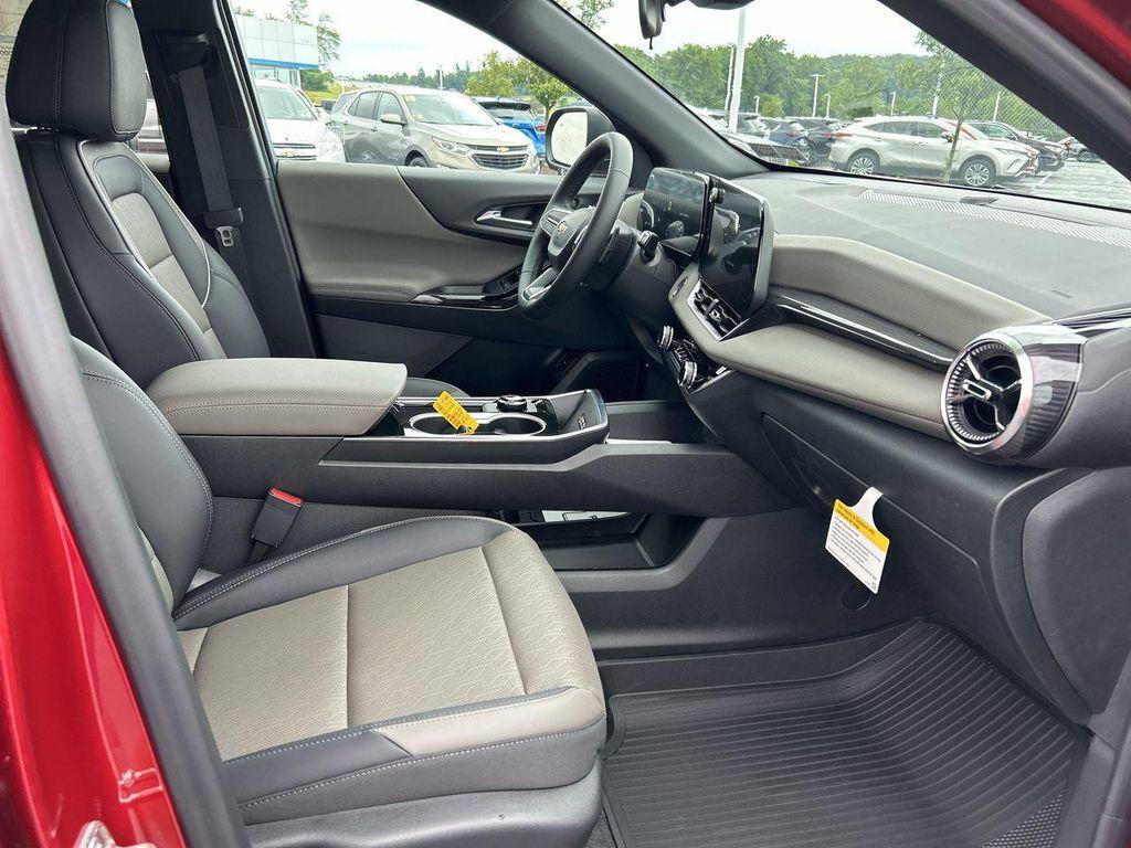 new 2026 Chevrolet Equinox car, priced at $35,478