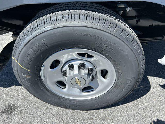 new 2026 Chevrolet Express 2500 car