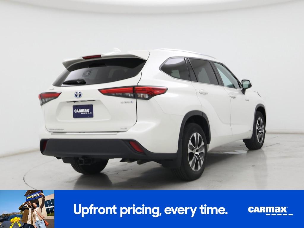 used 2021 Toyota Highlander Hybrid car, priced at $35,998