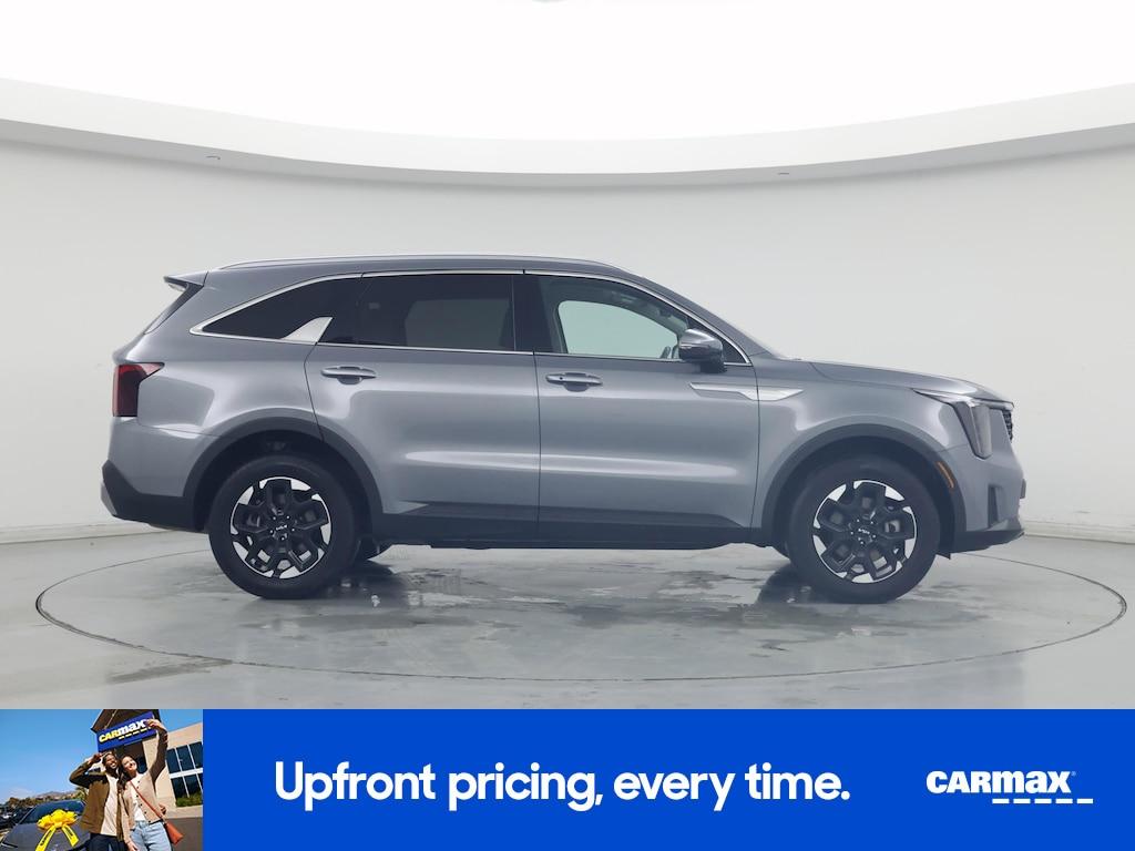 used 2024 Kia Sorento car, priced at $31,998