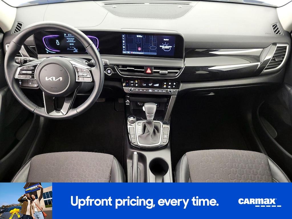 used 2025 Kia Seltos car, priced at $21,998