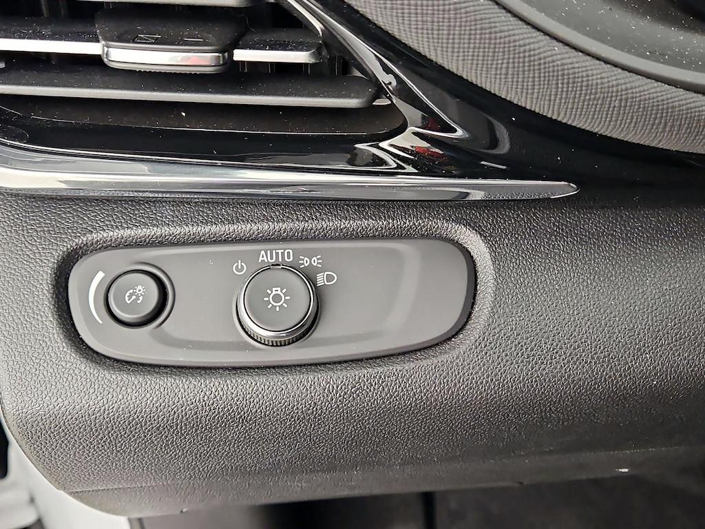 used 2025 Buick Envista car, priced at $28,998