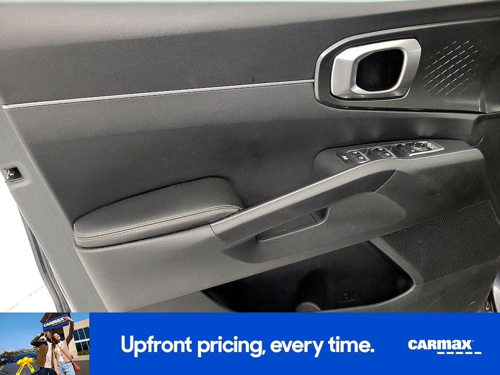 used 2024 Kia Sorento car, priced at $27,998