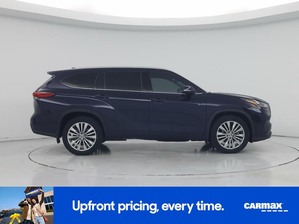 used 2023 Toyota Highlander car, priced at $40,998