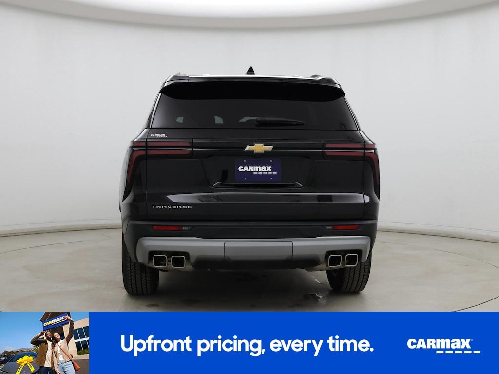 used 2025 Chevrolet Traverse car, priced at $34,998