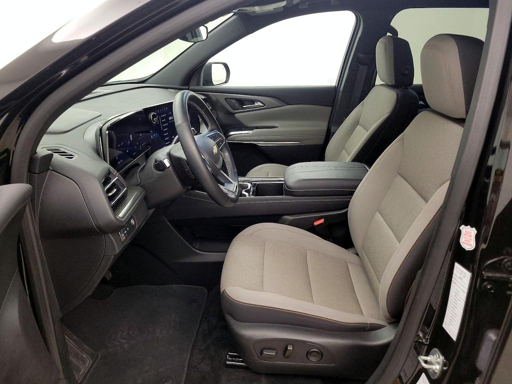 used 2025 Chevrolet Traverse car, priced at $34,998