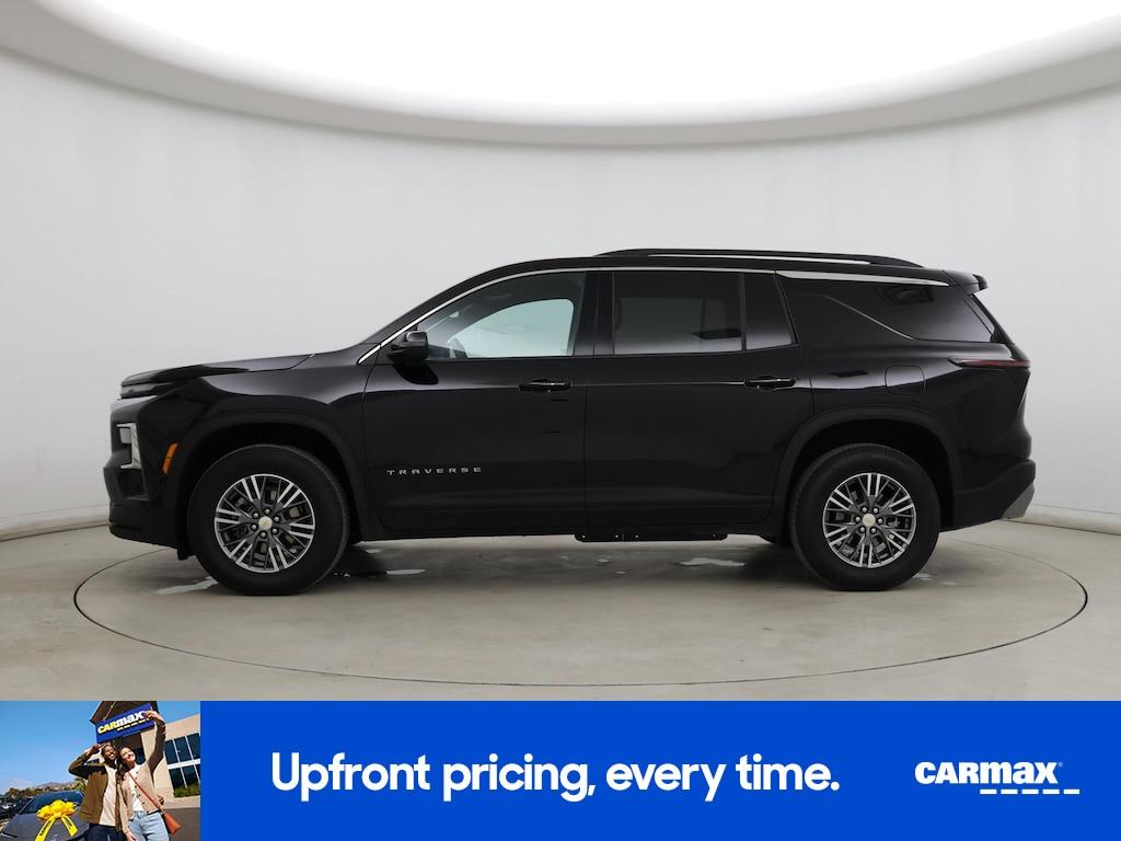 used 2025 Chevrolet Traverse car, priced at $34,998