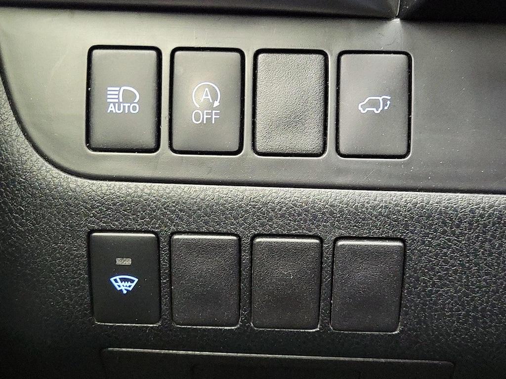 used 2018 Toyota Highlander car, priced at $23,998
