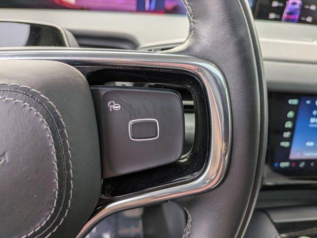 used 2025 Lincoln Navigator car, priced at $83,098