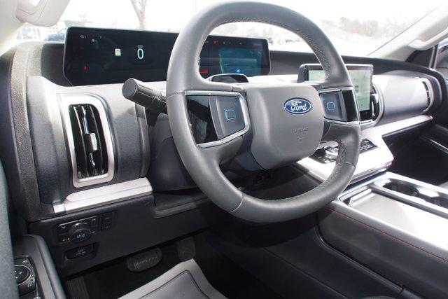 used 2025 Ford Expedition car, priced at $59,266