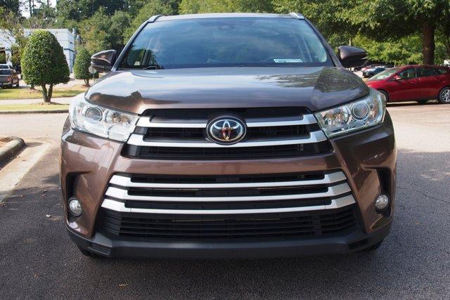 used 2019 Toyota Highlander car, priced at $25,806