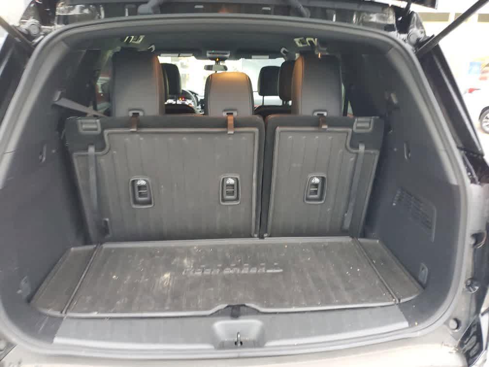 2023 Super Black Nissan Pathfinder