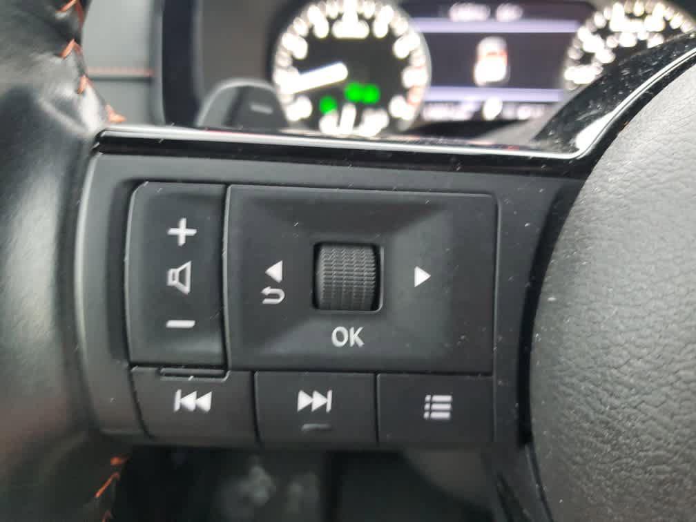 2023 Super Black Nissan Pathfinder