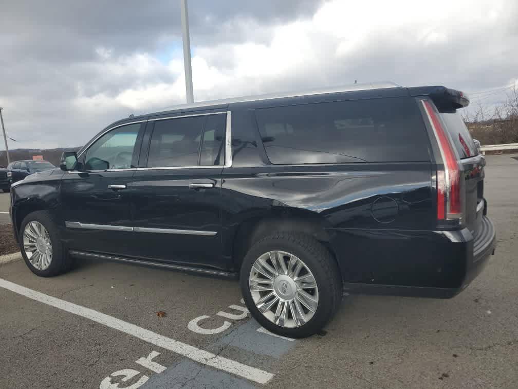 used 2019 Cadillac Escalade ESV car, priced at $28,801