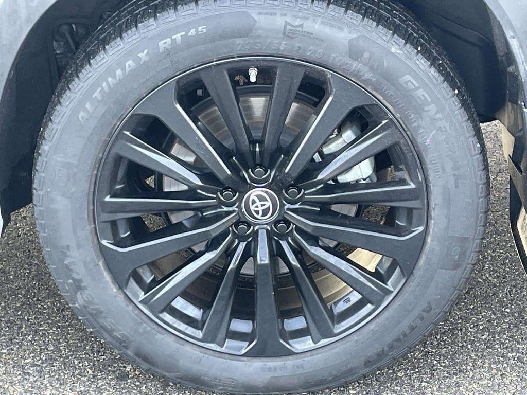 used 2023 Toyota Highlander car, priced at $32,936