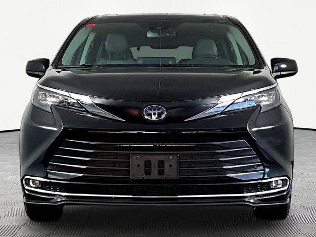 used 2024 Toyota Sienna car, priced at $38,613