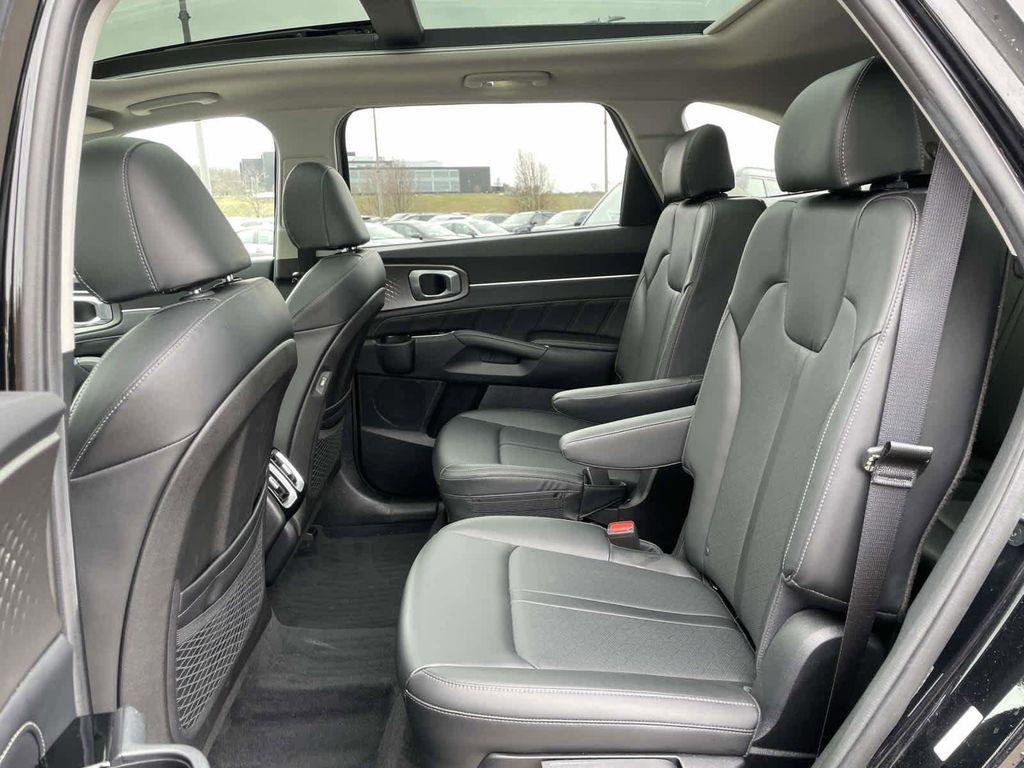 used 2022 Kia Sorento car, priced at $27,498