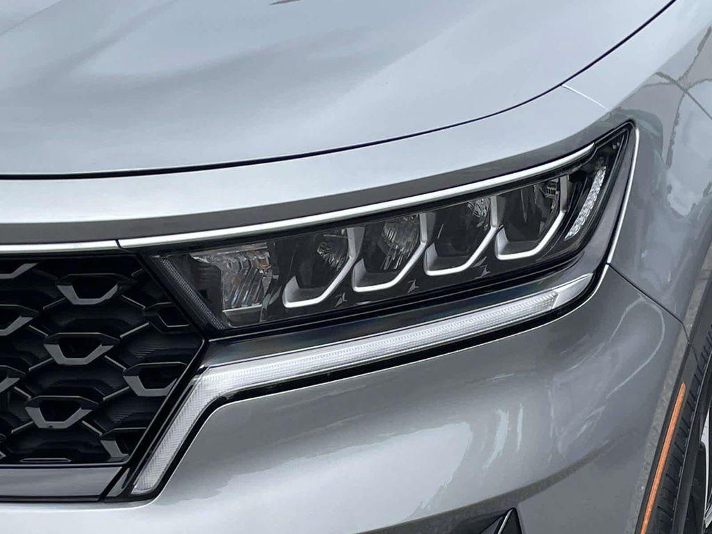 used 2023 Kia Sorento Hybrid car, priced at $30,488