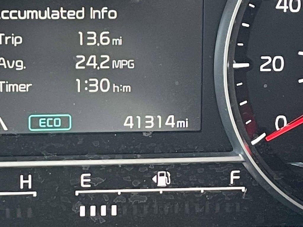 used 2023 Kia Sorento Hybrid car, priced at $26,998