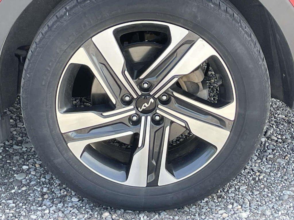used 2023 Kia Sorento Hybrid car, priced at $26,998