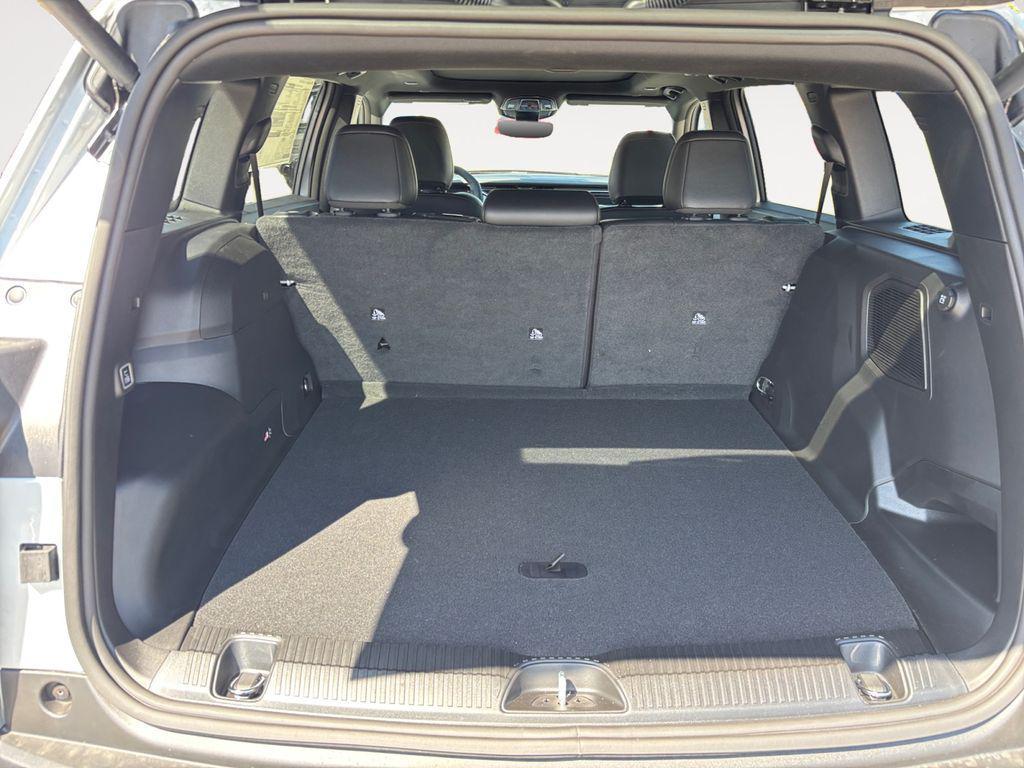 new 2026 Jeep Cherokee car, priced at $44,227