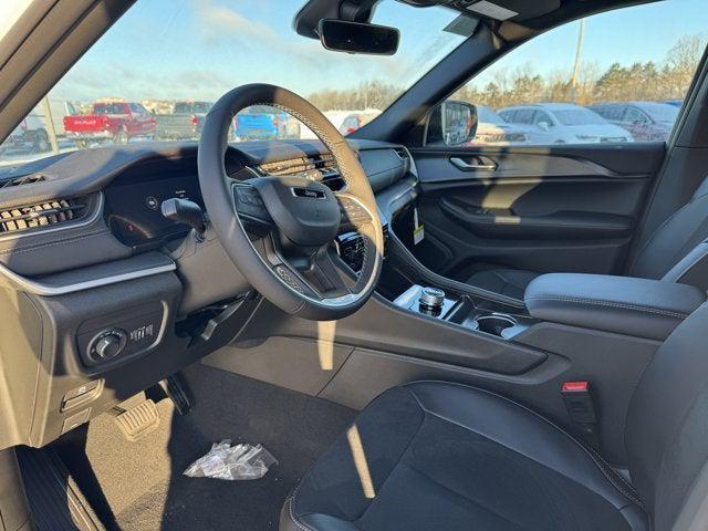 new 2025 Jeep Grand Cherokee car, priced at $44,980