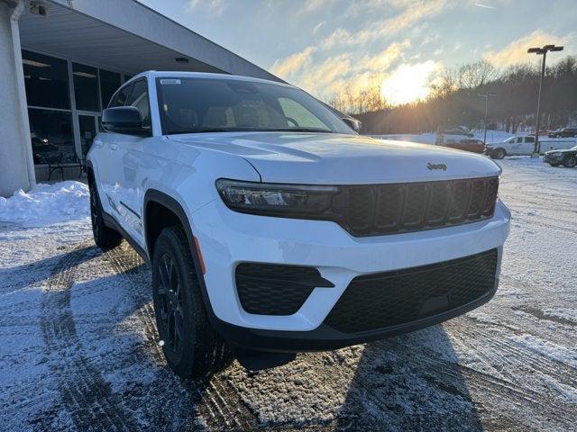 new 2025 Jeep Grand Cherokee car, priced at $44,980