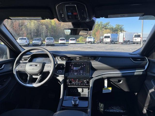 new 2025 Jeep Grand Cherokee car, priced at $41,920