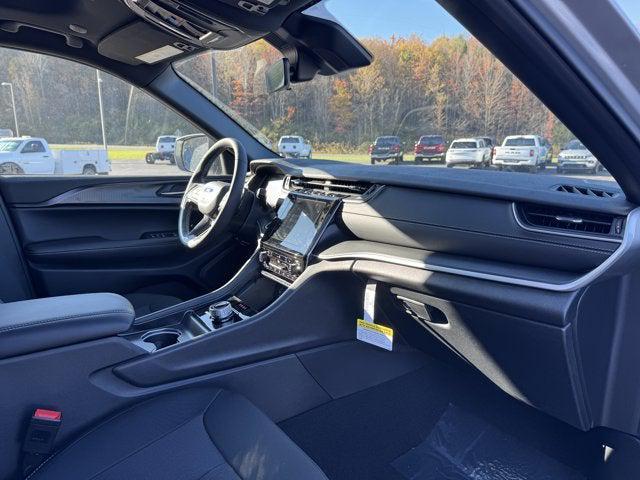 new 2025 Jeep Grand Cherokee car, priced at $41,920