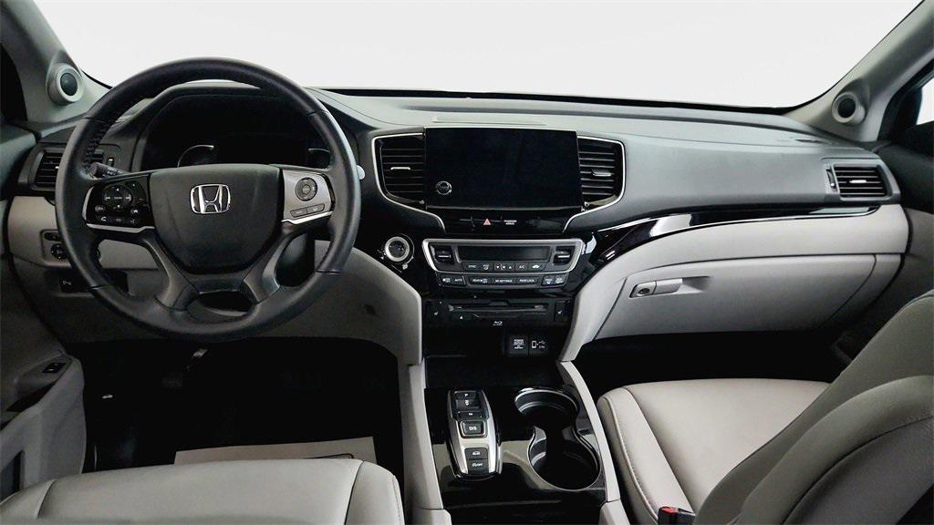 used 2022 Honda Pilot car, priced at $36,305
