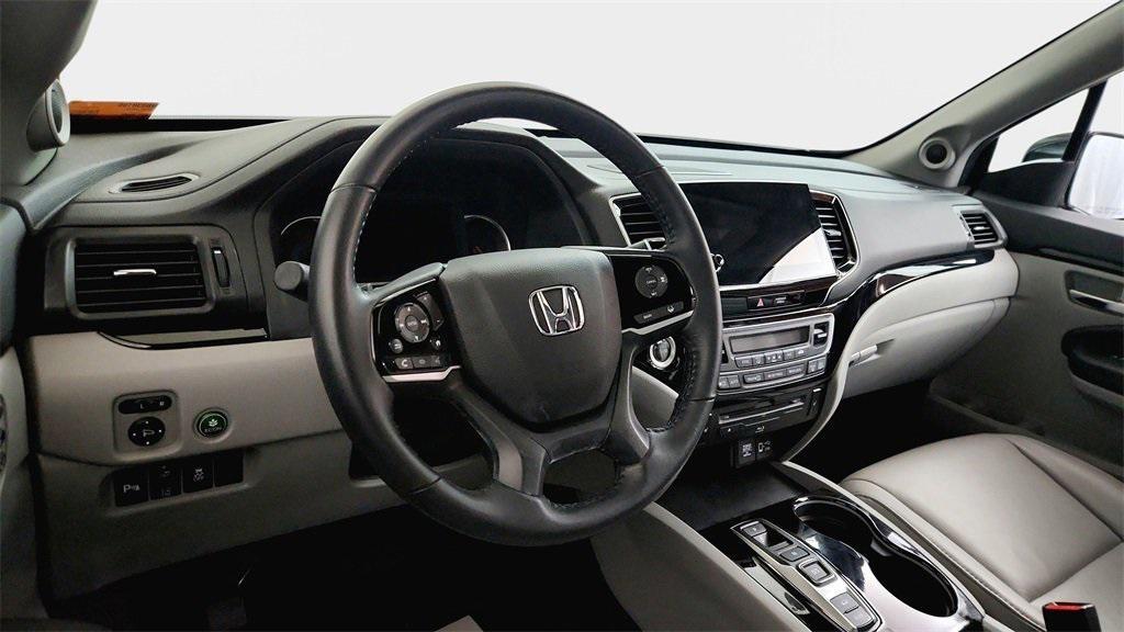 used 2022 Honda Pilot car, priced at $36,305