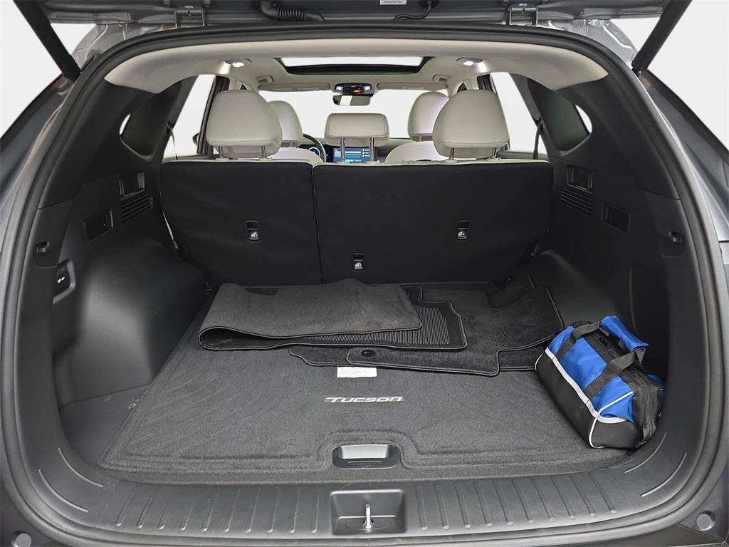 used 2025 Hyundai TUCSON Hybrid car, priced at $34,494