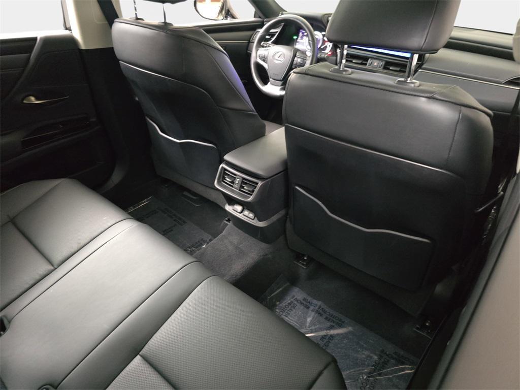 used 2023 Lexus ES 300h car, priced at $39,899
