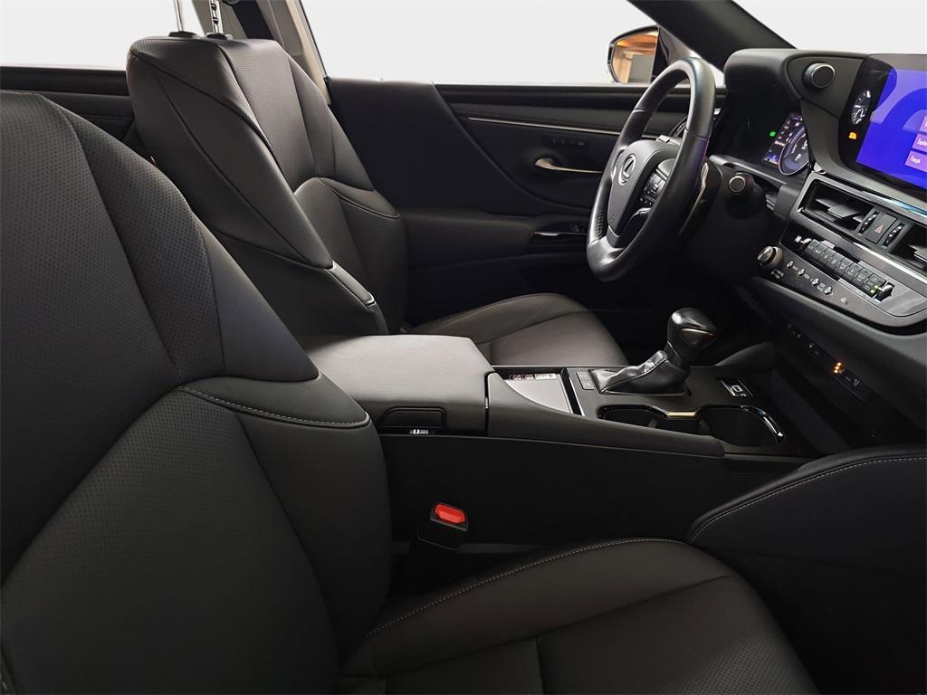 used 2023 Lexus ES 300h car, priced at $39,899