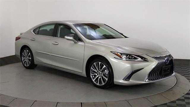 used 2020 Lexus ES 300h car, priced at $30,999