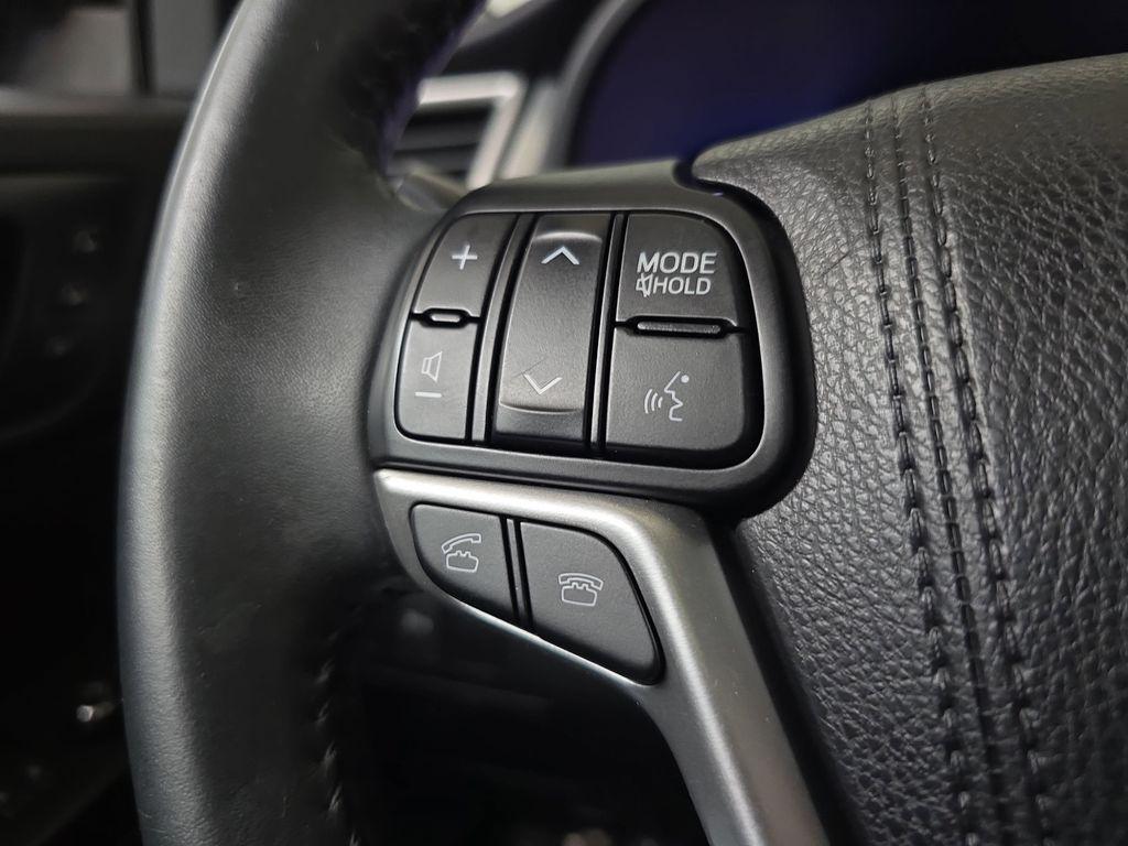 used 2016 Toyota Highlander car, priced at $22,127