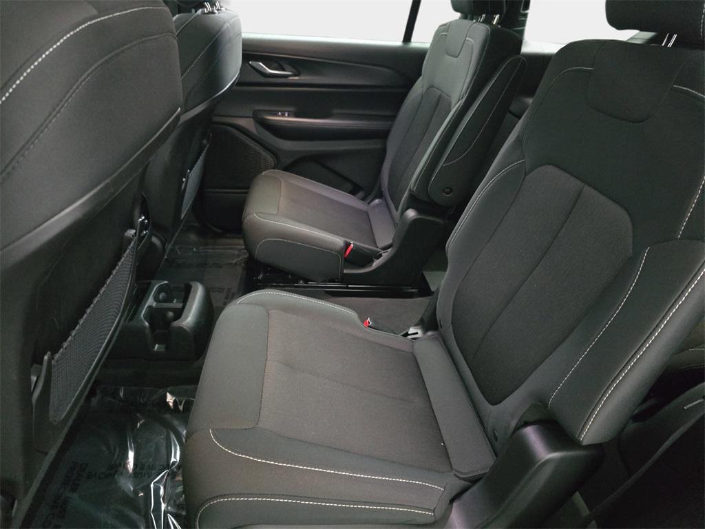 used 2025 Jeep Grand Cherokee L car, priced at $33,200