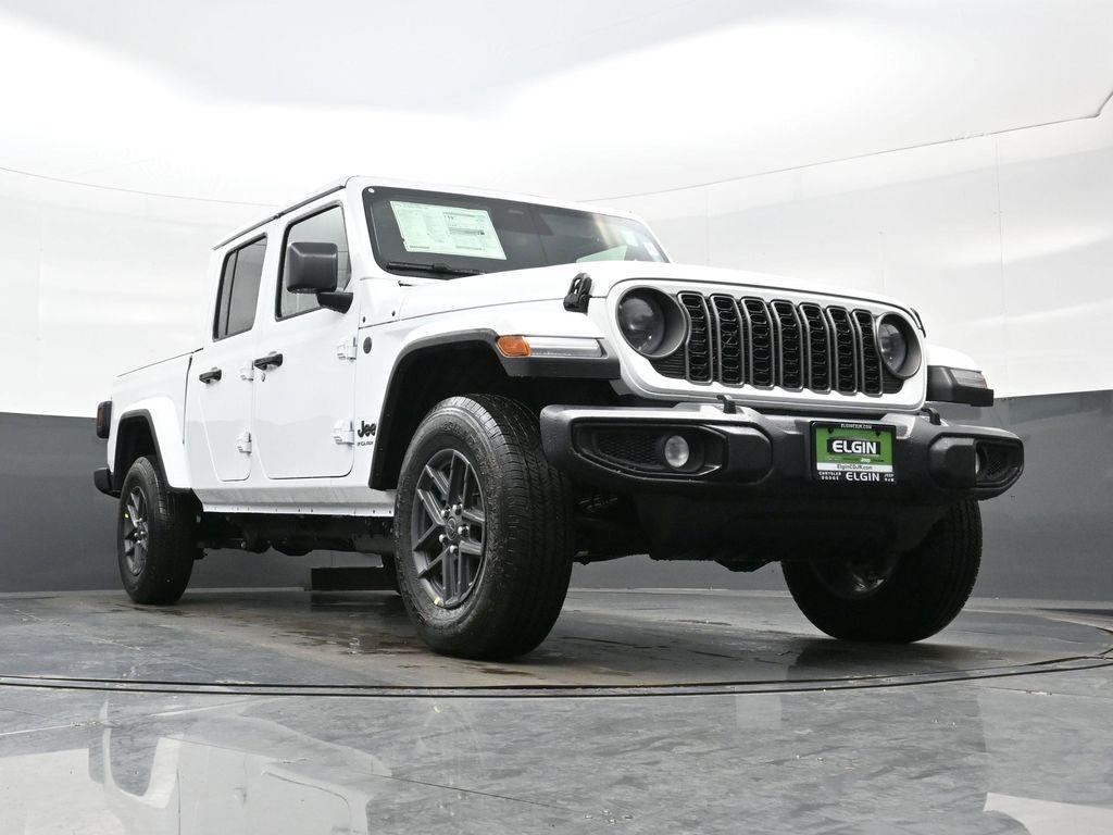 new 2026 Jeep Gladiator car, priced at $43,016